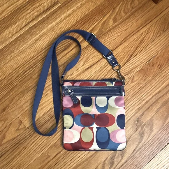 Coach Satchel - Picture 1 of 3